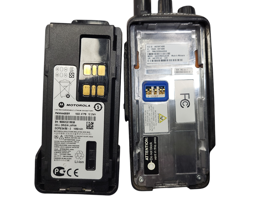 Motorola XPR 3300 UHF 403-512Mhz AAH0RDC9JA2AN MOTOTRBO Portable Radio