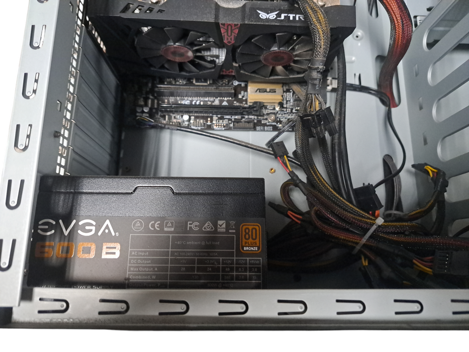 Custom PC | Intel 6700 @ 3.40GHZ | GTX 960 4GB | 32GB DDR4 | 500W PSU | NO HDD