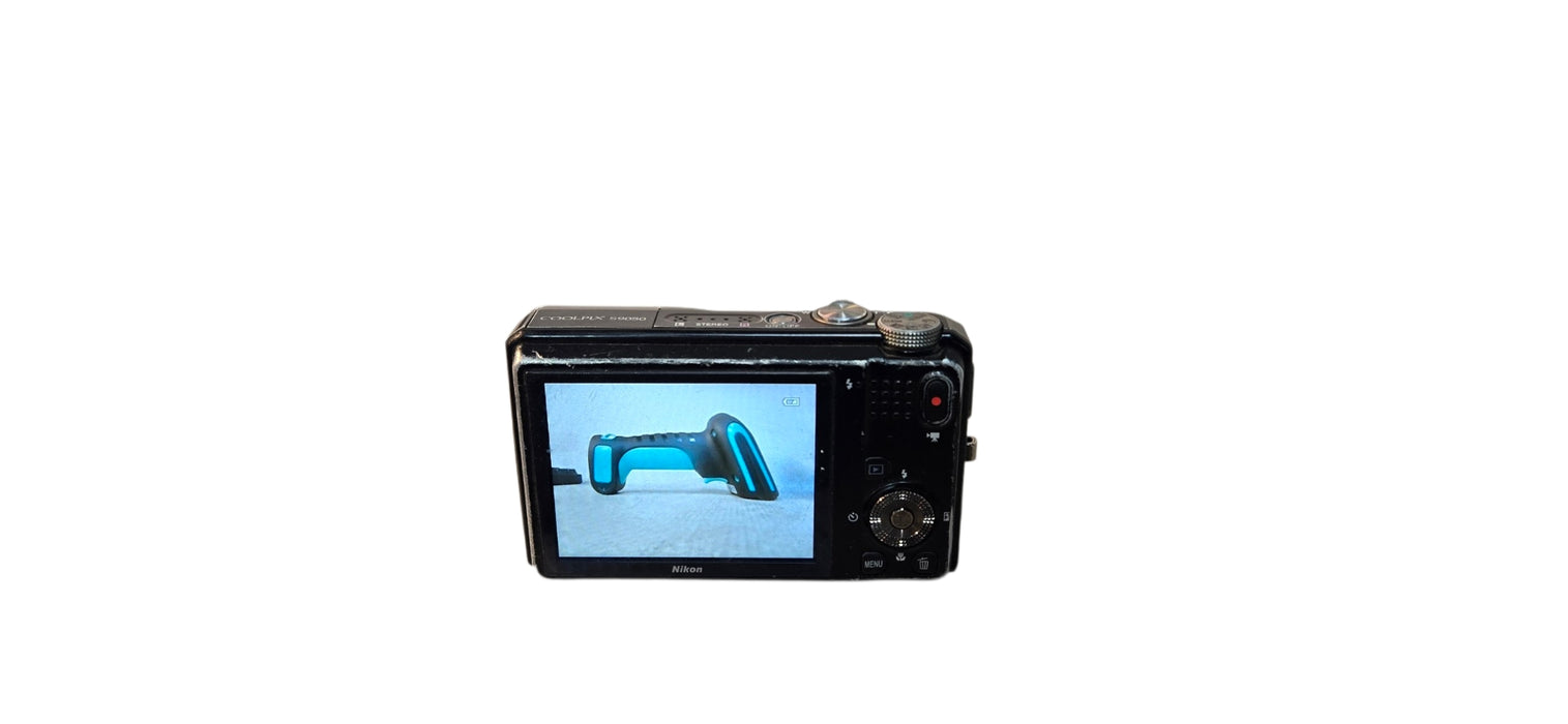 Nikon Coolpix s9050 12.1MP Digital Point And Shoot Camera