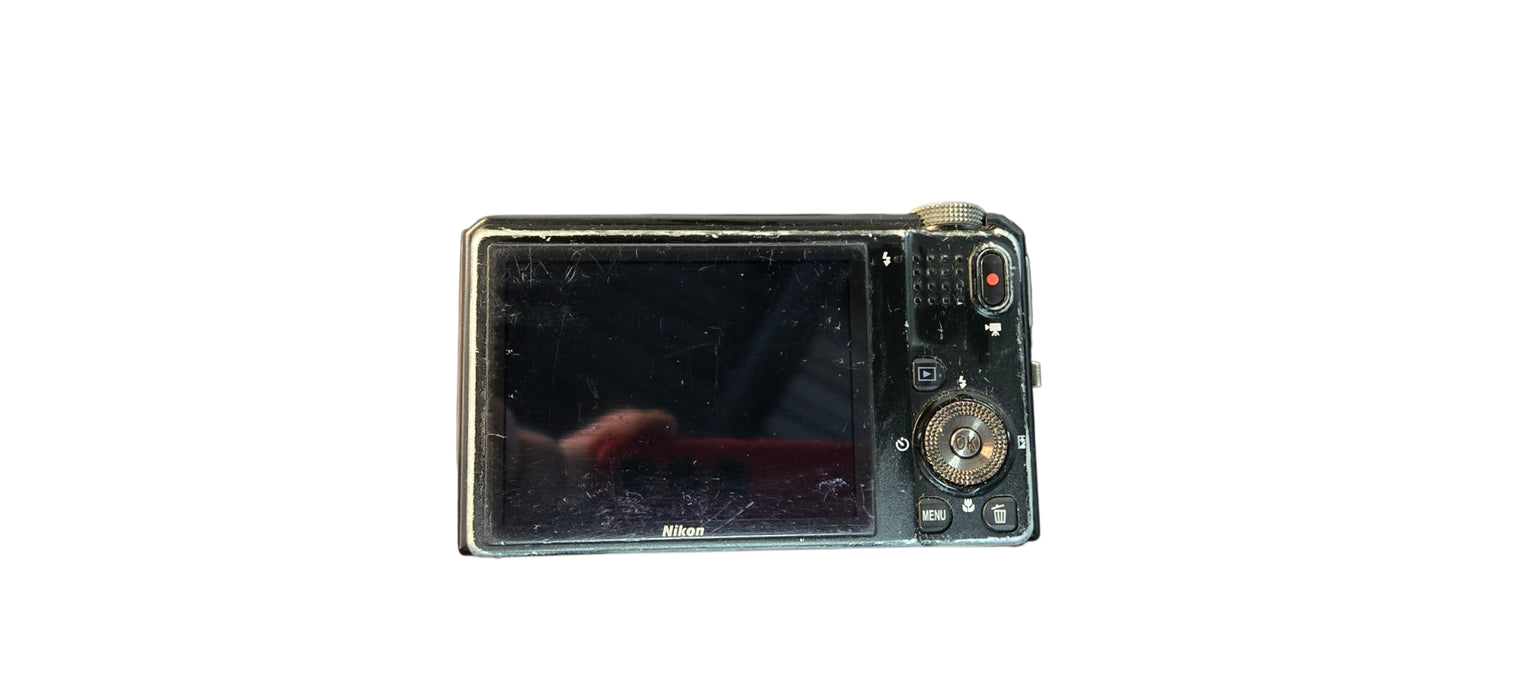 Nikon Coolpix s9050 12.1MP Digital Point And Shoot Camera