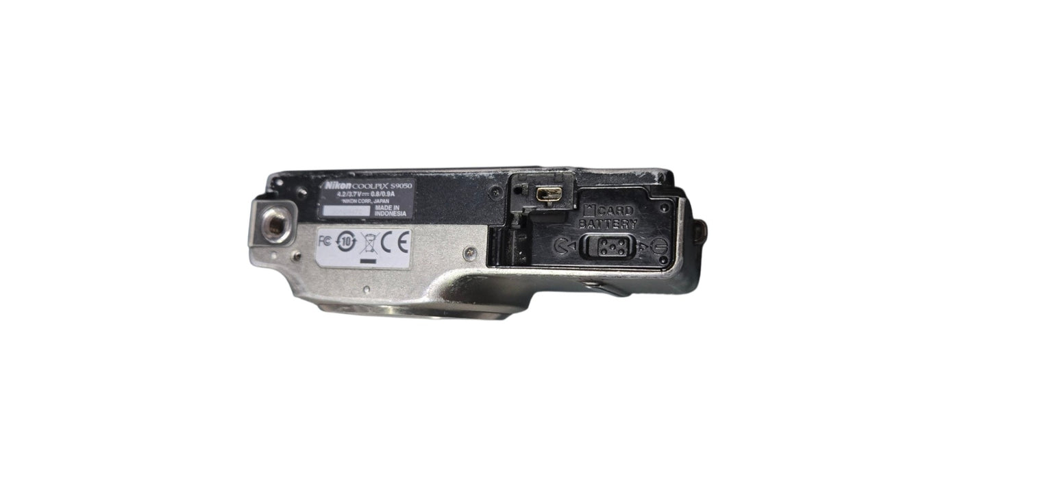 Nikon Coolpix s9050 12.1MP Digital Point And Shoot Camera