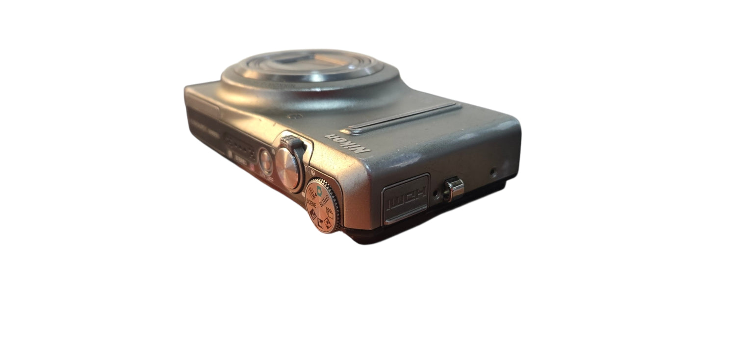 Nikon Coolpix s9050 12.1MP Digital Point And Shoot Camera