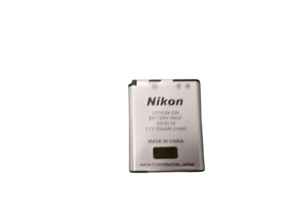 Nikon Coolpix S3500  Digital Camera W/Battery