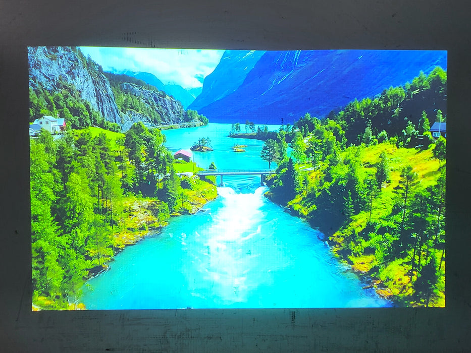 Christie LW401 LCD Projector 4000 Lumens 1602 Lamp/Filter Hours No remote