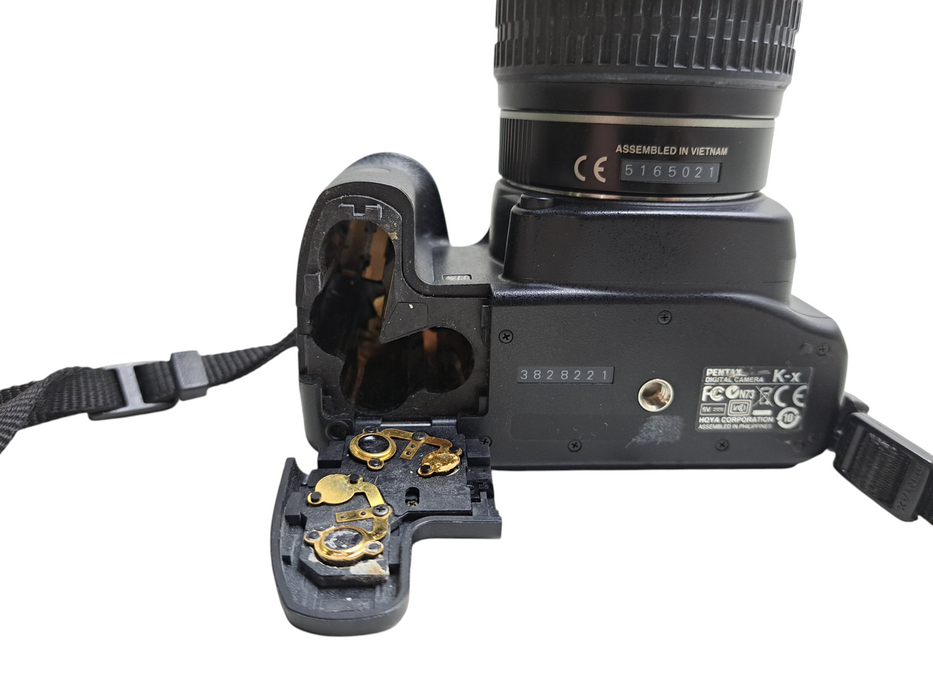 PENTAX K-X 12.4MP Digital SLR Camera - Black w/ 18-55mm Lens *READ*