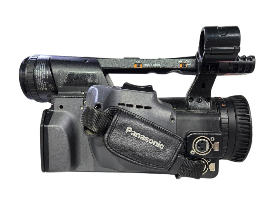 Panasonic AG-HMC150P - AVCCAM 3CCD HD Handheld Camcorder, No Battery, READ
