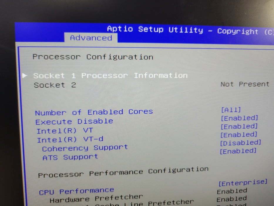 Cisco UCS C220 M3 - Xeon E5-2609 128GB LSI MegaRAID 9271-8i 2x 650W PSU