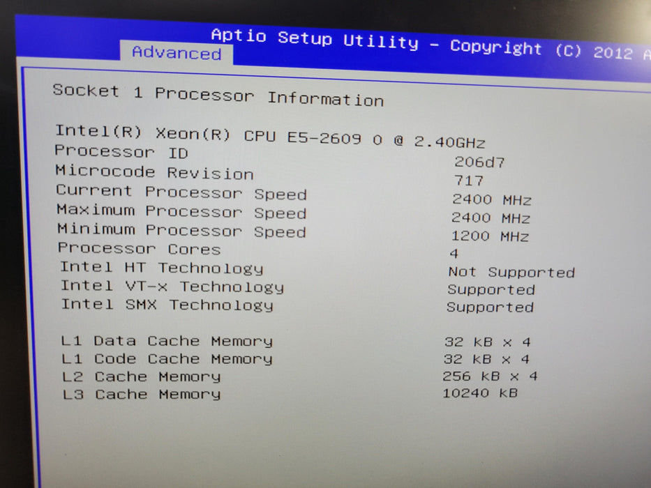 Cisco UCS C220 M3 - Xeon E5-2609 128GB LSI MegaRAID 9271-8i 2x 650W PSU