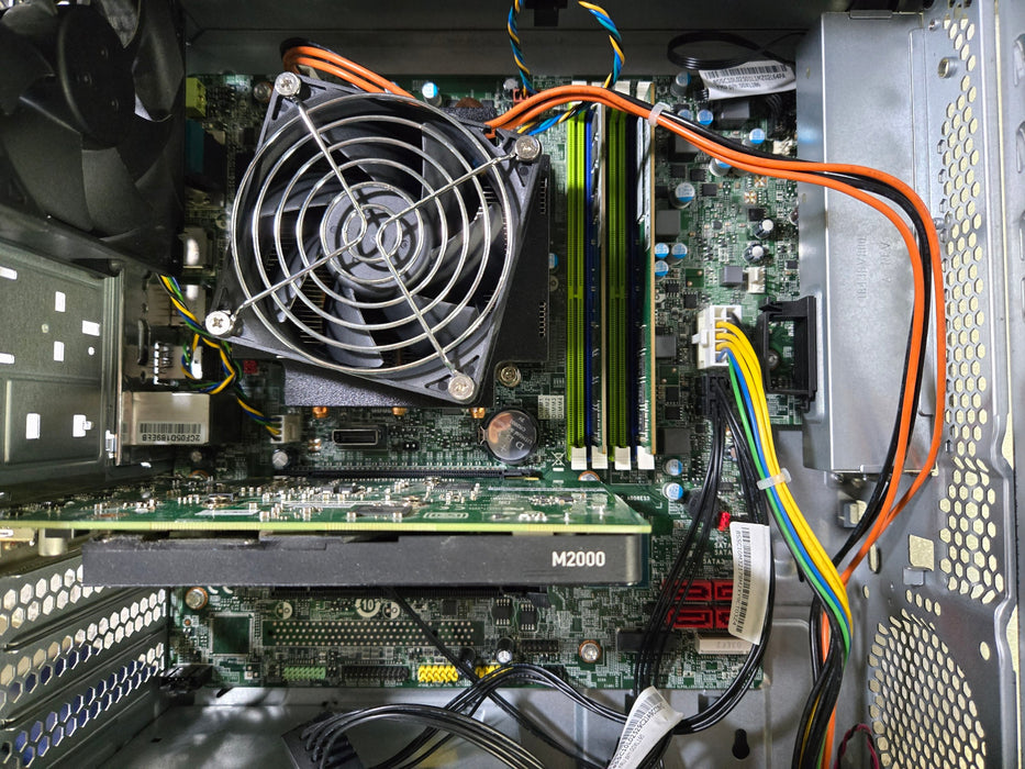 Lenovo ThinkStation P330 Tower - Xeon E-2224 16GB Quadro M2000 No HDD