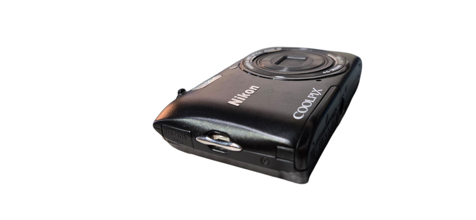 Nikon COOLPIX S3600 20.0MP 8x Compact Digital Camera | READ