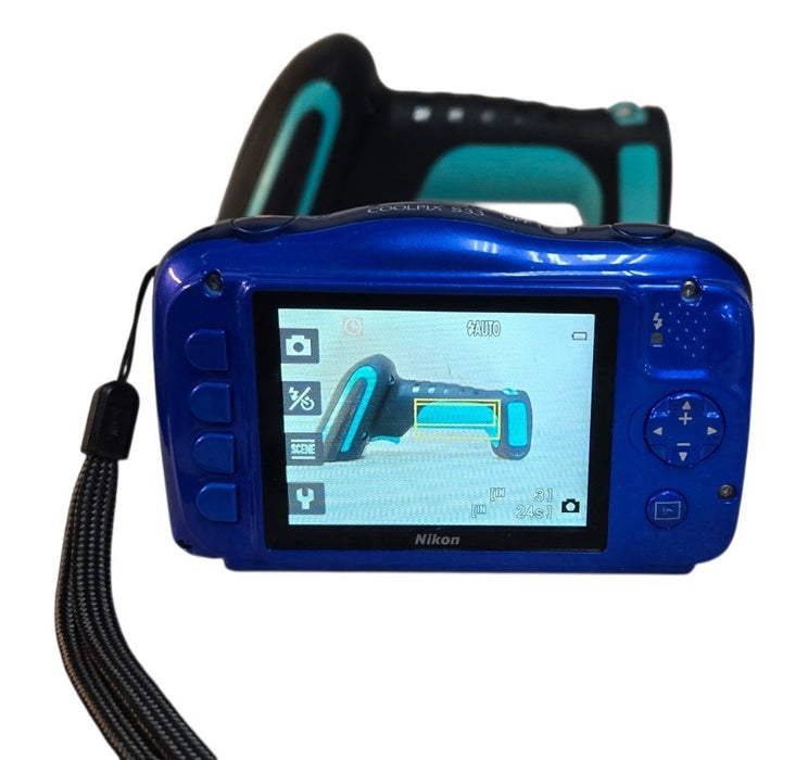 Nikon COOLPIX S33 13.2MP Waterproof Digital Camera Blue with EN-EL19 Battery