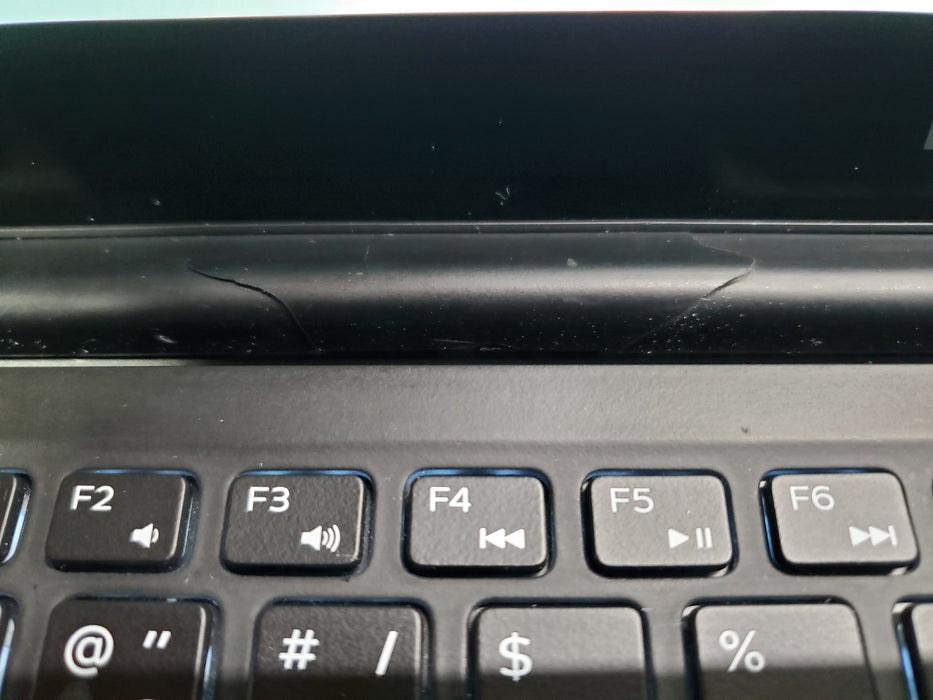 Dell XPS 15 7590 4K 15" i9-9980HK GTX1650 4GB GPU 32GB RAM 256GB SSD READ