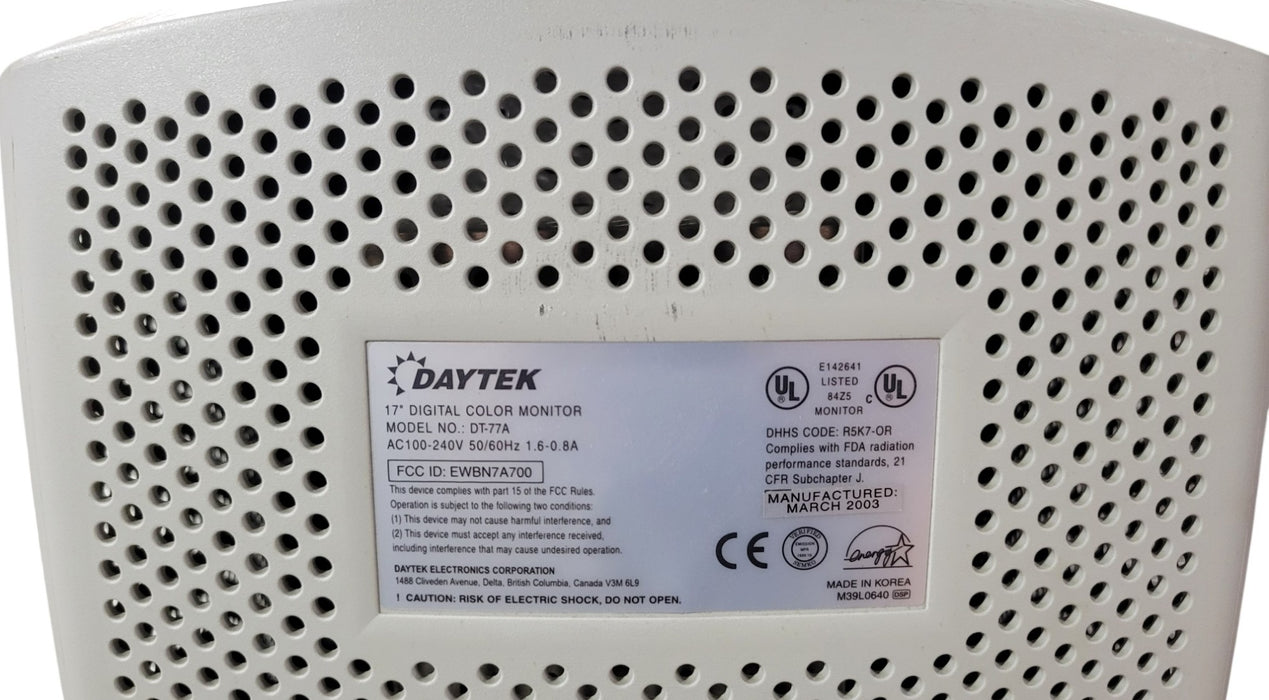 Daytek DT-77A - 17-Inch CRT Digital Color Monitor 1280 x 1024 VGA