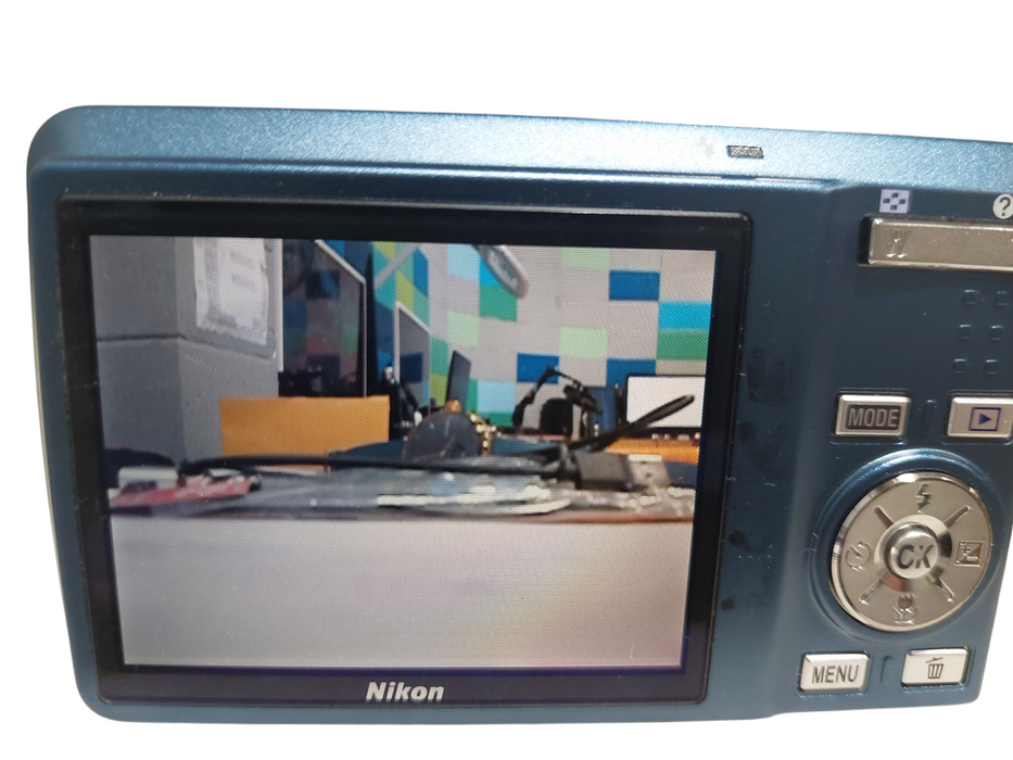 Nikon CoolPix 10.0 MP Digital Camera & MH-64 Battrery Charger Dock