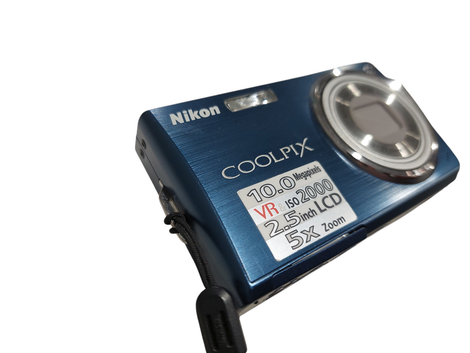 Nikon CoolPix 10.0 MP Digital Camera & MH-64 Battrery Charger Dock