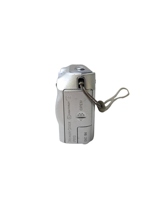 Sony Cyber-Shot DSC-P200 Digital Camera 7.2MP 2\\" LCD 3x Optical Zoom - Silver