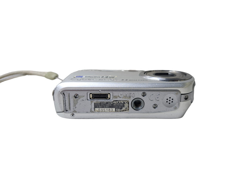 Sony Cyber-Shot DSC-P200 Digital Camera 7.2MP 2\\" LCD 3x Optical Zoom - Silver