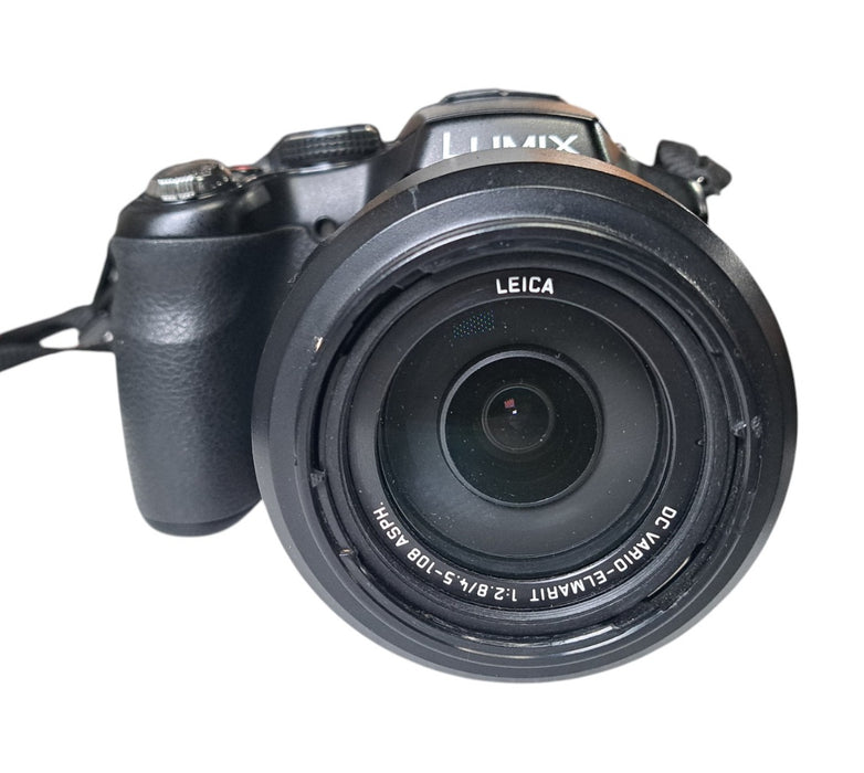 Panasonic Lumix DMC-FZ200 Digital Camera - 24x Leica 25-600mm F2.8