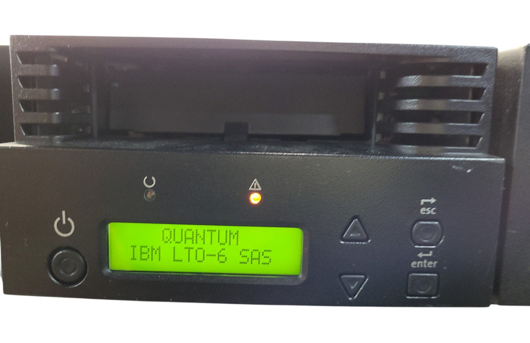 Quantum Model L700 Tape Autoloader 1U Rackmount No magazines READ