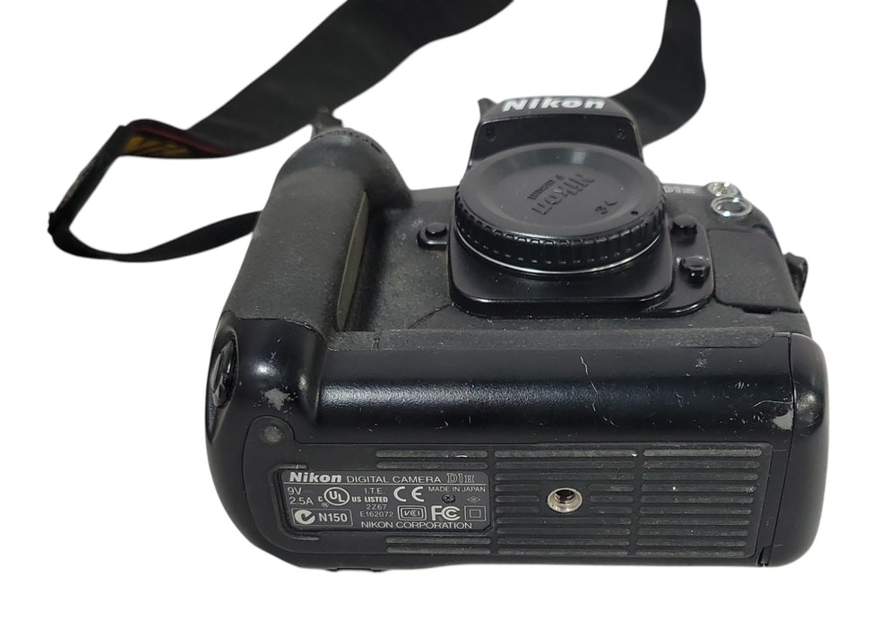 Nikon D1H DSLR Body w/ 18-35mm D Lens, SR-80DX Flash & Lowepro Backpack (READ)