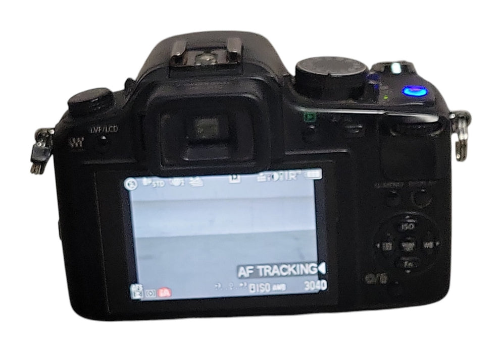 Panasonic Lumix DMC-G10 - 14-42mm f/3.5-5.6 Lens Micro Four Thirds, No SD (READ)
