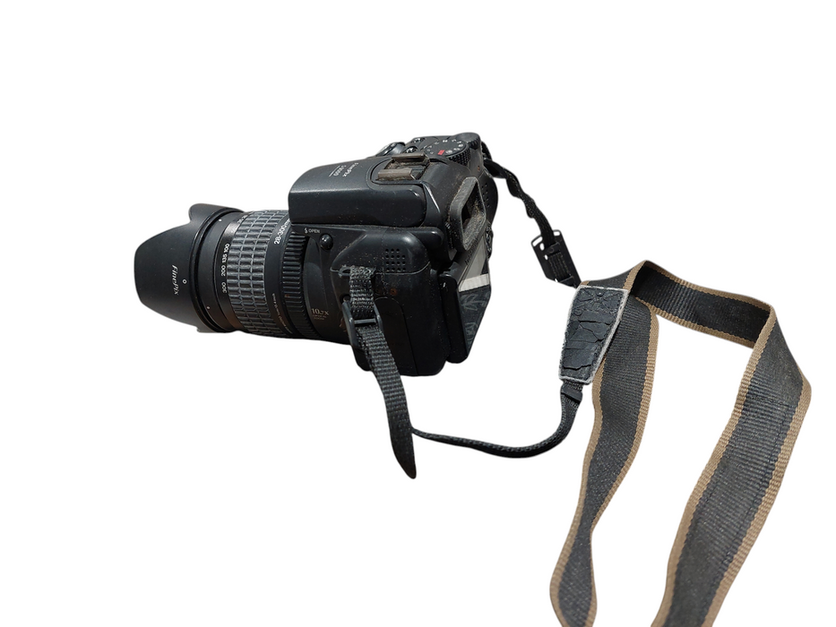 FijiFilm FinePix S9000 Digital Camera 9.0MP