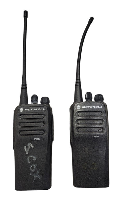 Lot of 2x Motorola CP200d Two-Way Radios with Antennas & Batteries (READ)