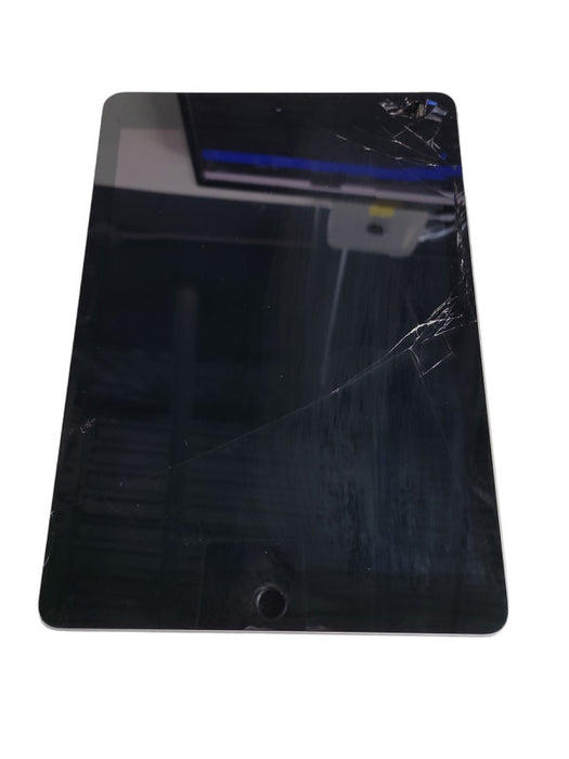 Apple iPad 6th Gen 32GB (A1893) - READ Î
