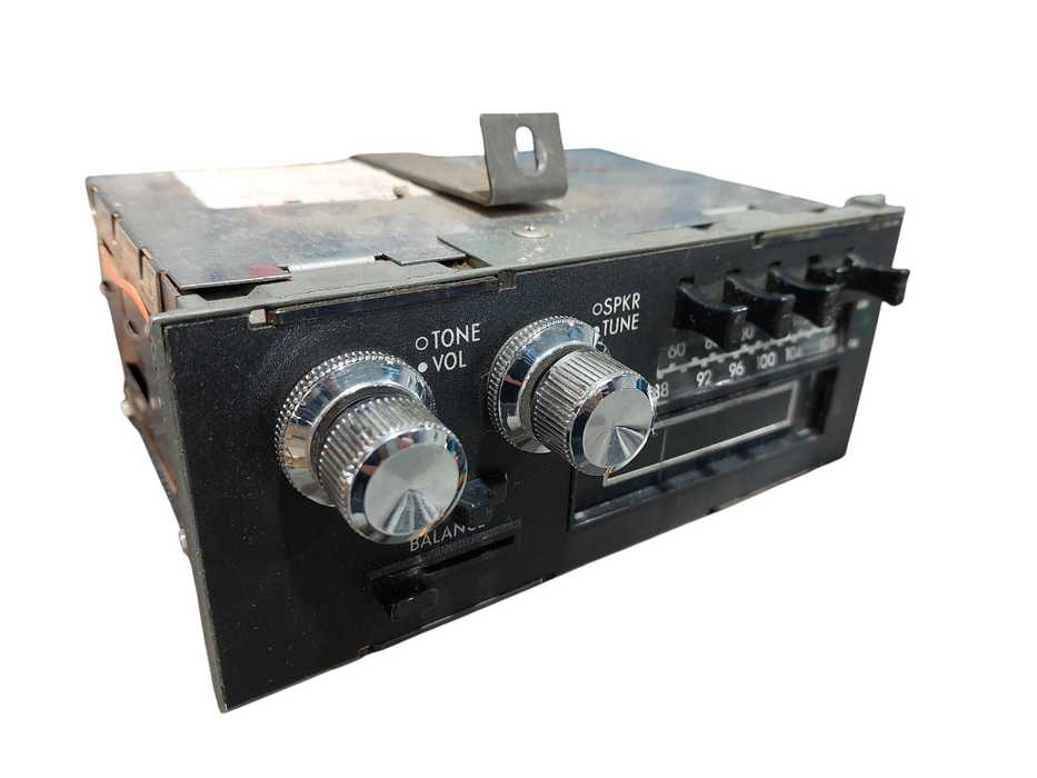 Vintage Crysler 8-Track Radio Model: 3501458 Supplier 7902 1610KHz