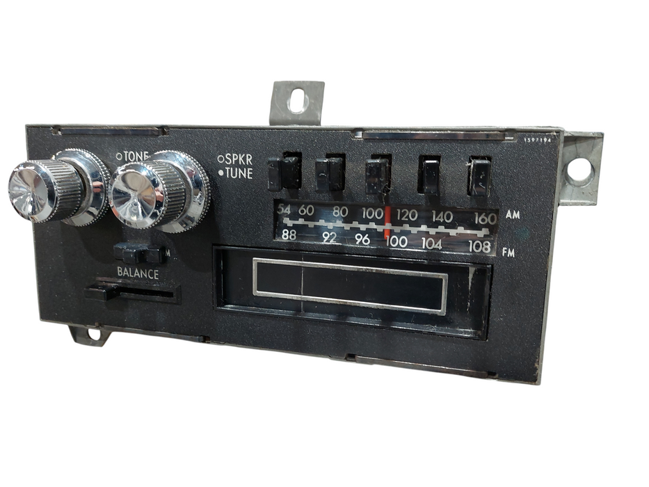 Vintage Crysler 8-Track Radio Model: 3501458 Supplier 7902 1610KHz