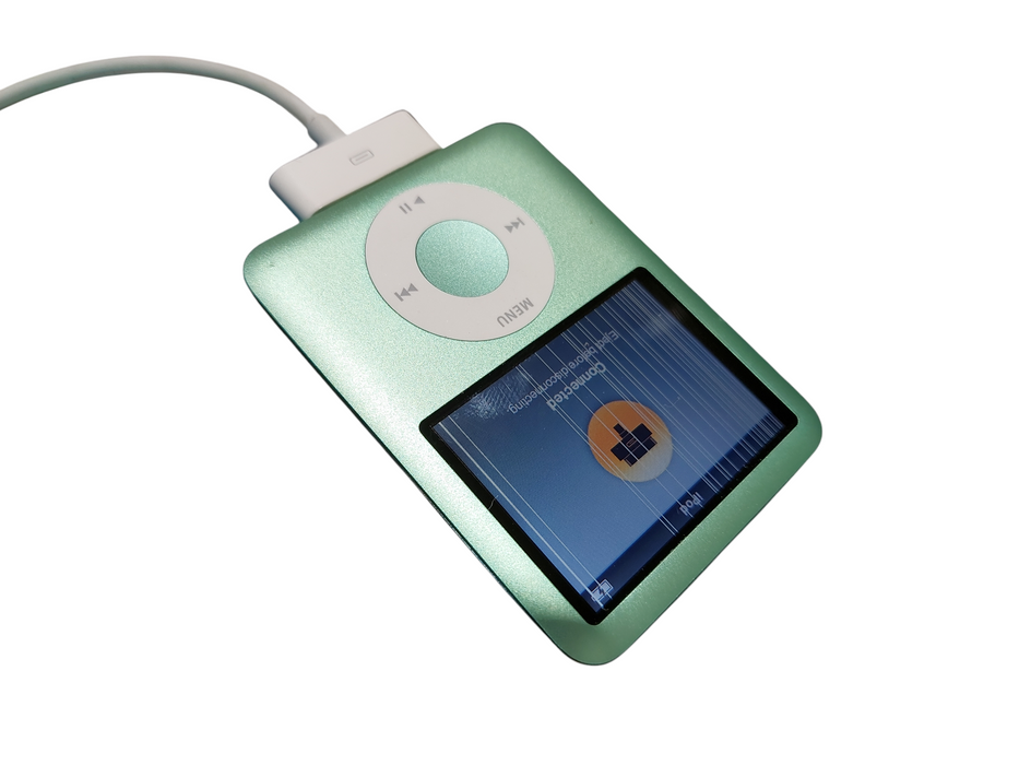 Apple Ipod Nano 3rd Gen Green  Model: A1236 ( lines on screen ) Works