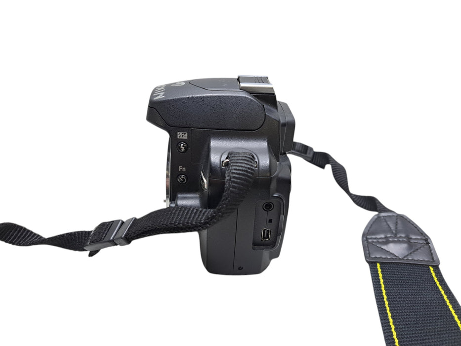 Nikon D40 DSLR Camera Body with Neck Strap (READ)