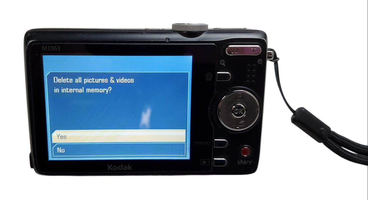 Kodak EasyShare M1063 - 10.3MP Digital Camera + Battery