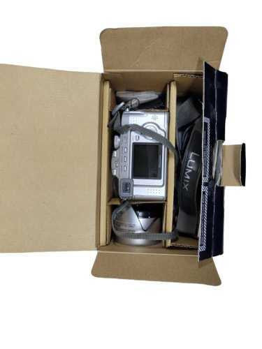 Panasonic Lumix DMC-FZ5 Compact Digital Bridge Camera 12x Leica Zoom Lens !
