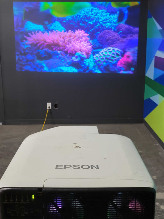 Epson PowerLite Pro Z8450WU H462A 3LCD Projector, Lamp1/Lamp2 292/0 Hours SEE _