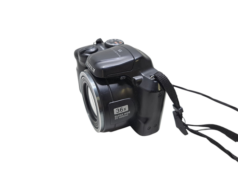 Fujifilm FinePix S8600 - 16MP 36x Optical Zoom Digital Camera with Case