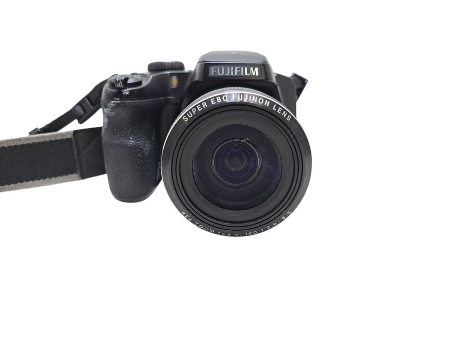 Fujifilm FinePix S8300 - 16MP 42x Optical Zoom Digital Camera