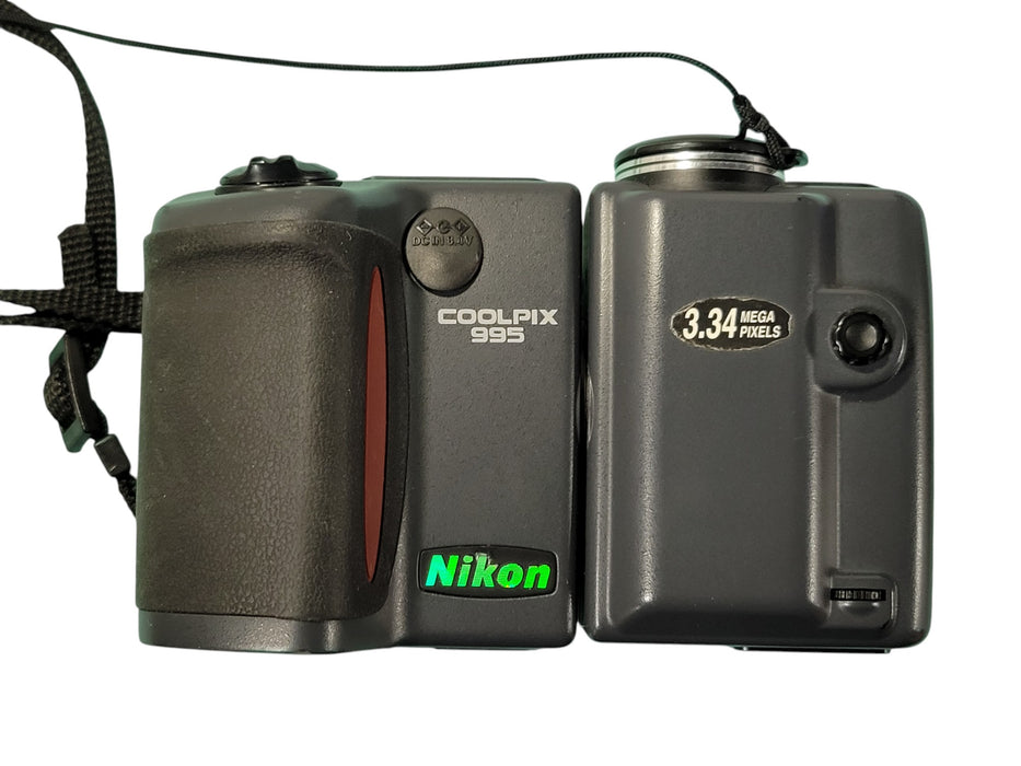 Nikon Coolpix 995 E995 - 3.34 MP Digital Camera with MH-50 Charger