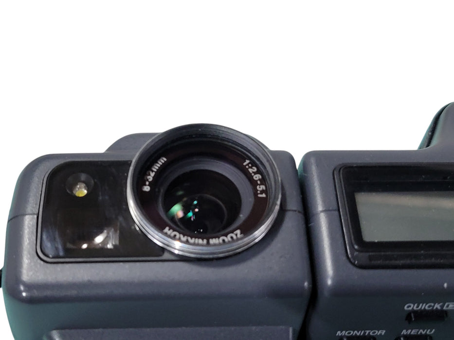 Nikon Coolpix 995 E995 - 3.34 MP Digital Camera with MH-50 Charger