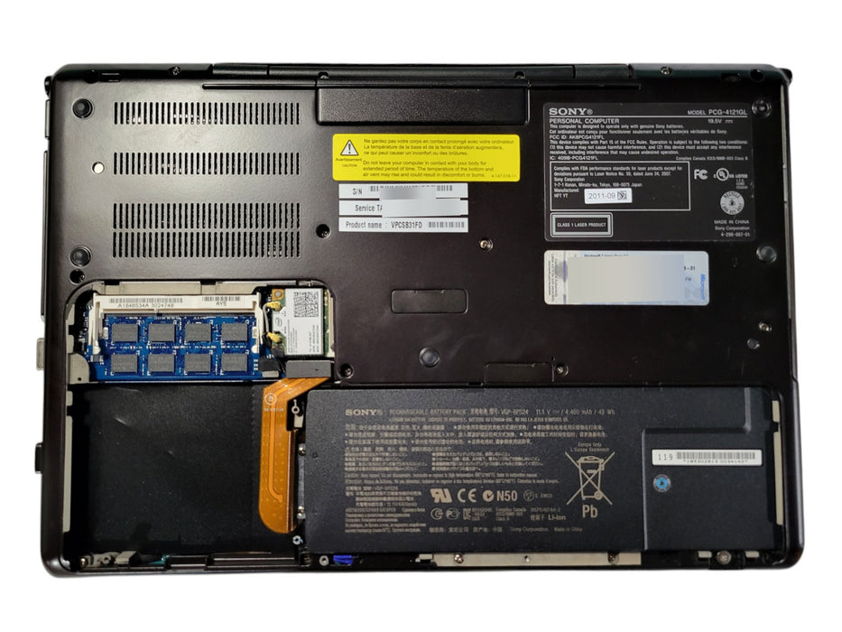 Sony VAIO VPCSB31FD - Core i5-2430M 2.40GHz 4GB RAM No HDD + Power Adapter