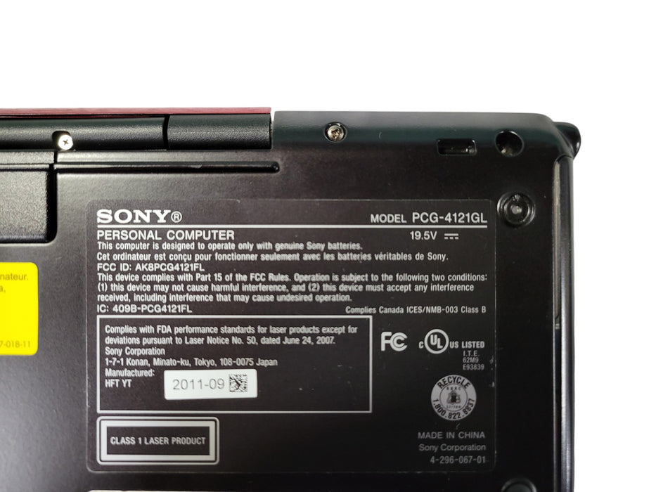 Sony VAIO VPCSB31FD - Core i5-2430M 2.40GHz 4GB RAM No HDD + Power Adapter