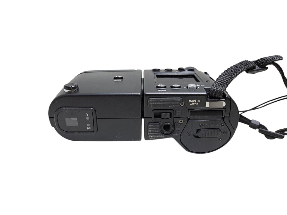 Nikon Coolpix 4500 Digital Camera with MH-53 Charger Cables Lowepro Bag *READ*