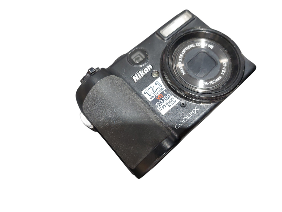 Nikon CoolPix P5100 12.1 MP