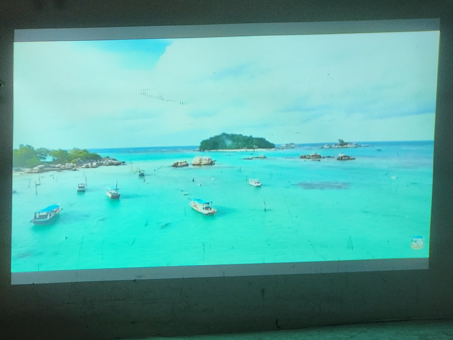 Epson PowerLite Pro Z8255NL 3LCD Projector Model H458A No remote