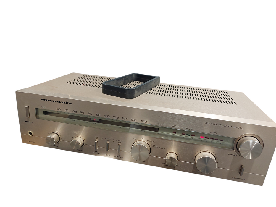 Vintage Marantz Model: SR220 Stereo Receiver