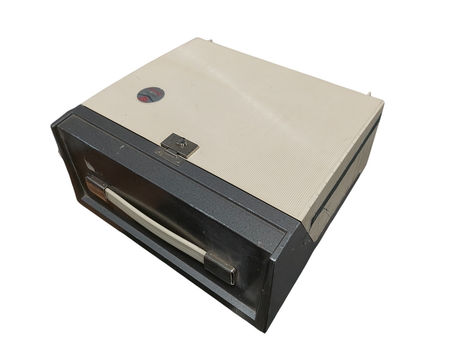 Crestline Deluxe 500 Slide Projector