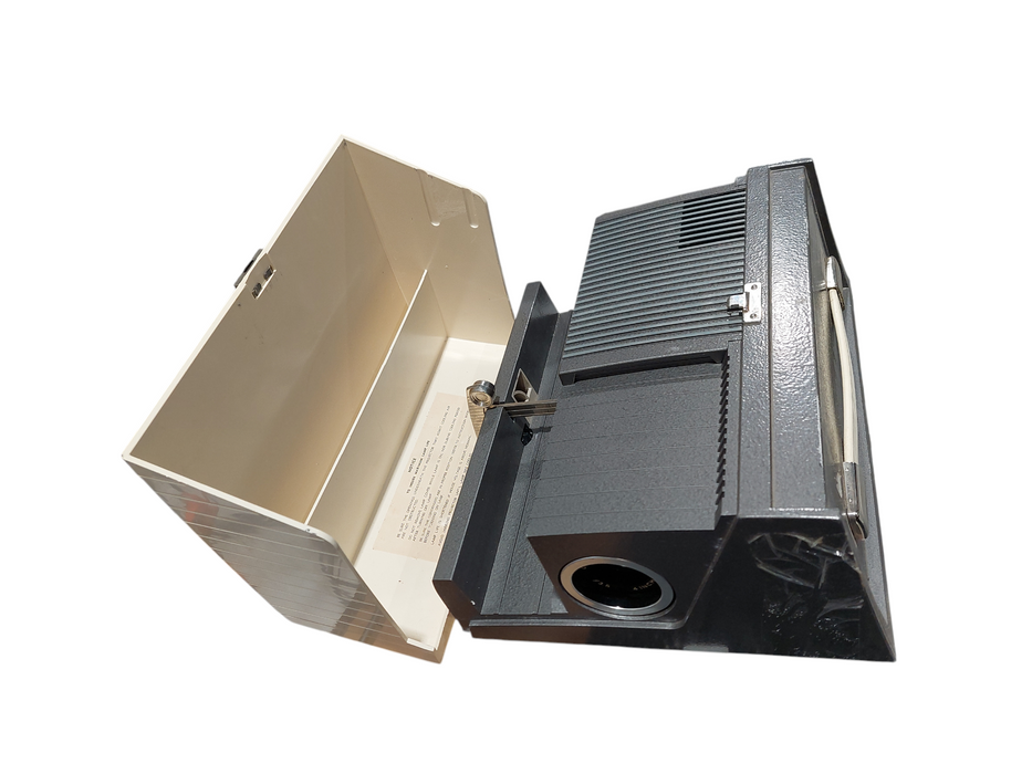 Crestline Deluxe 500 Slide Projector