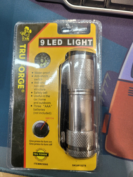 Tru Forge 25066 9 LED Light Flashlight