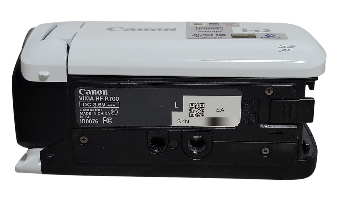 Canon VIXIA HF R700 - Full HD Camcorder White 57x Advanced Zoom (READ)