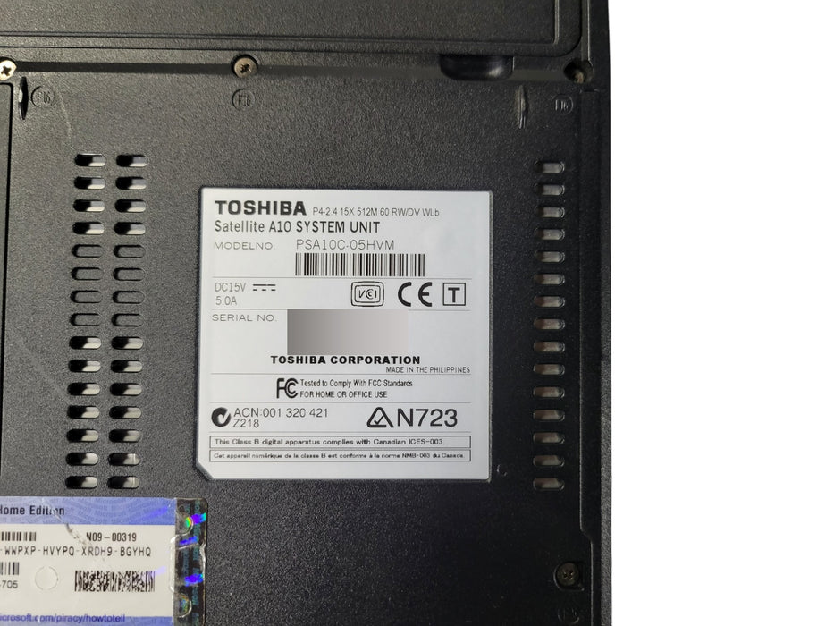 Toshiba Satellite A10 - Pentium 4-M 2.40GHz 768MB RAM No HDD DVD-ROM + PWR